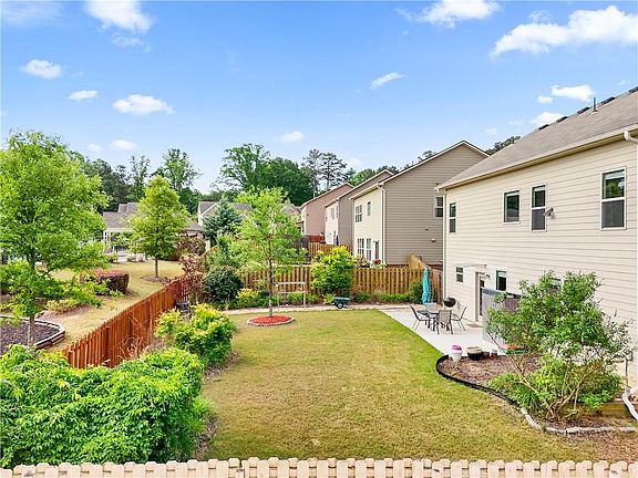 2nd image of 1968 Lakeview Bend Way