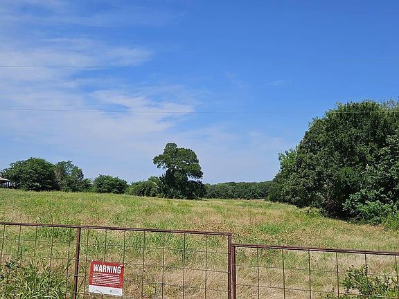 2nd image of 1651 Desvoignes Rd
