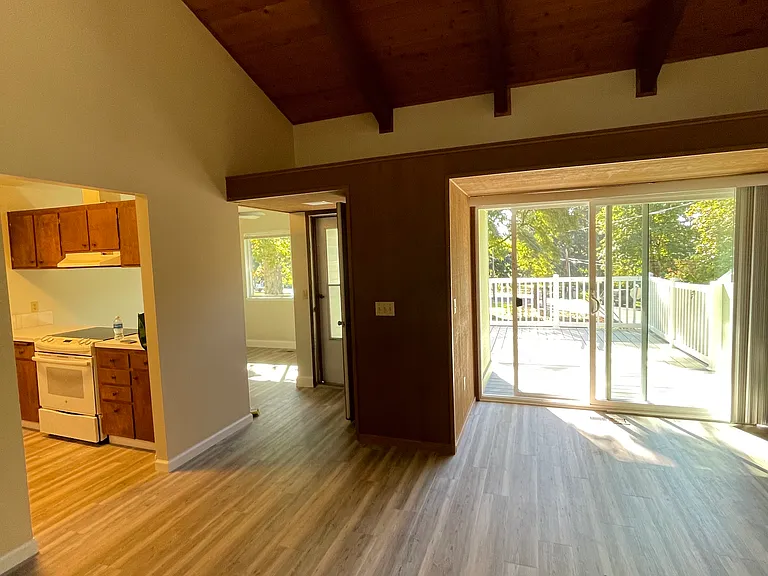 9459 SW Tauchman St #9459 — Photo 9
