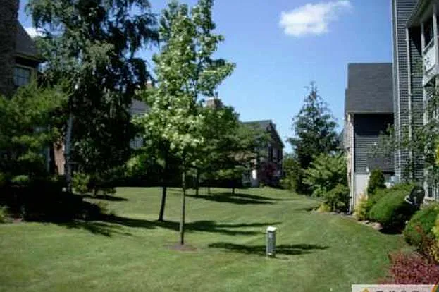 336 Cozzens Ct — Photo 79