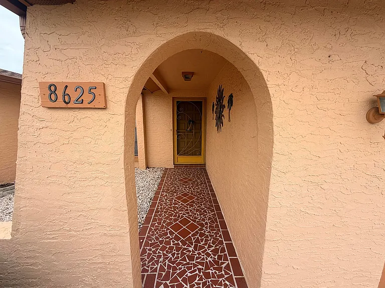 8625 Briar Patch Dr — Photo 3