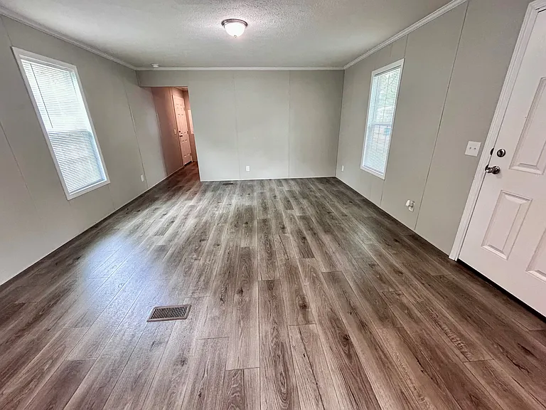Hickory Knoll — Photo 25