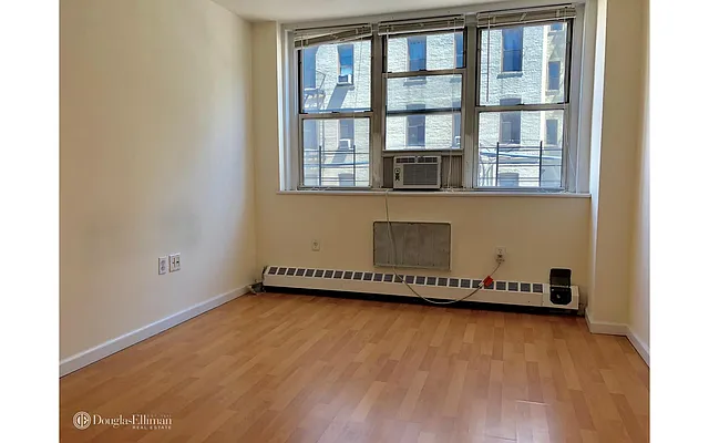 Rented by Douglas Elliman | media 14