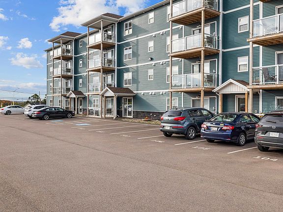 3rd image of 18 Gilbert Dr #208