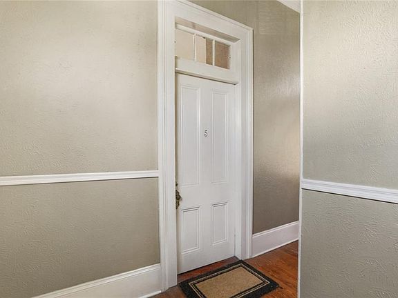 3rd image of 1525 Clio St APT 5