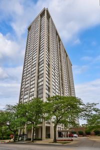 5455 N Sheridan Rd APT 1811, Chicago, IL, 60640