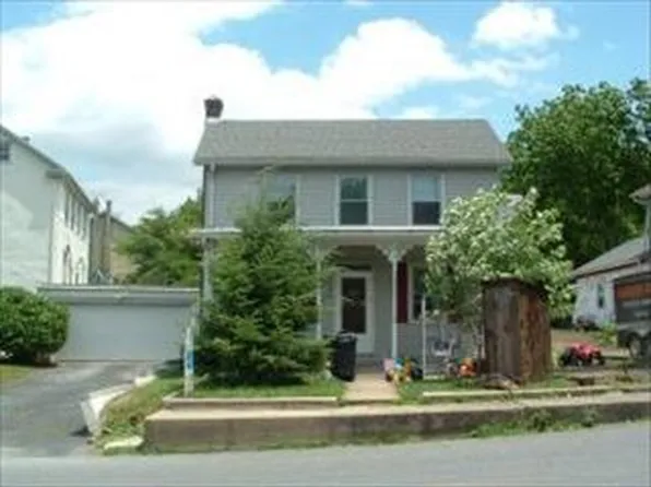5 S Front St, Bainbridge, PA 17502