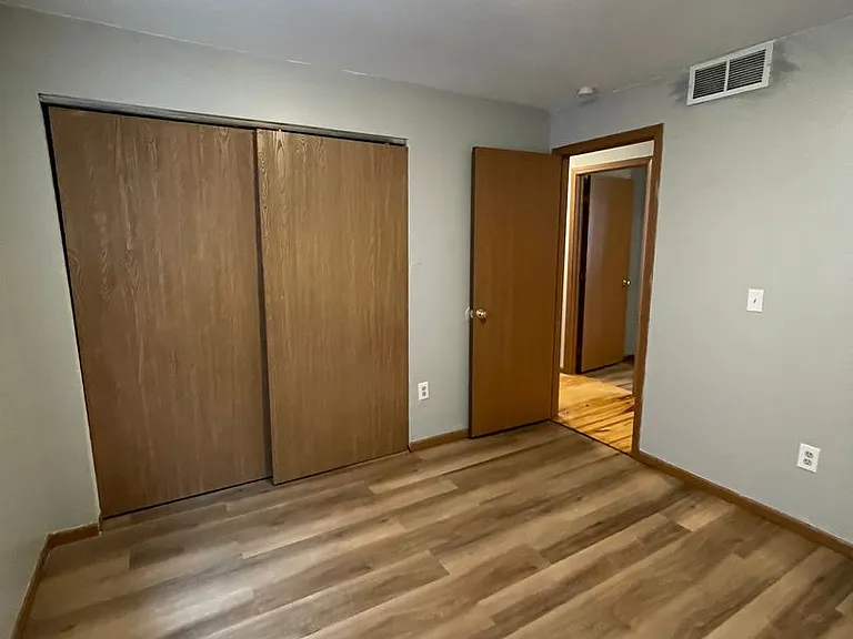 2163 Indianola Ave — Photo 17