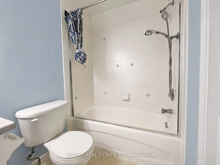 555 Grasslands Ct — Photo 23