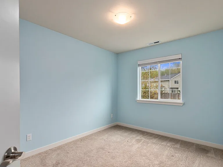 744 Courage Ct SE — Photo 16