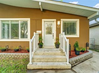 13 Carleton Dr, Saskatoon, SK S7H3N7