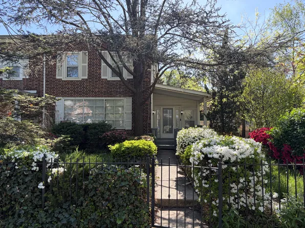 2825 Yorkship Rd, Camden, NJ 08104