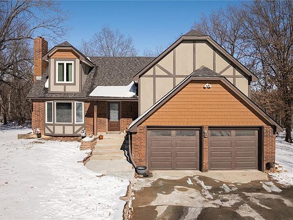 2nd image of 1275 SW 125th Rd