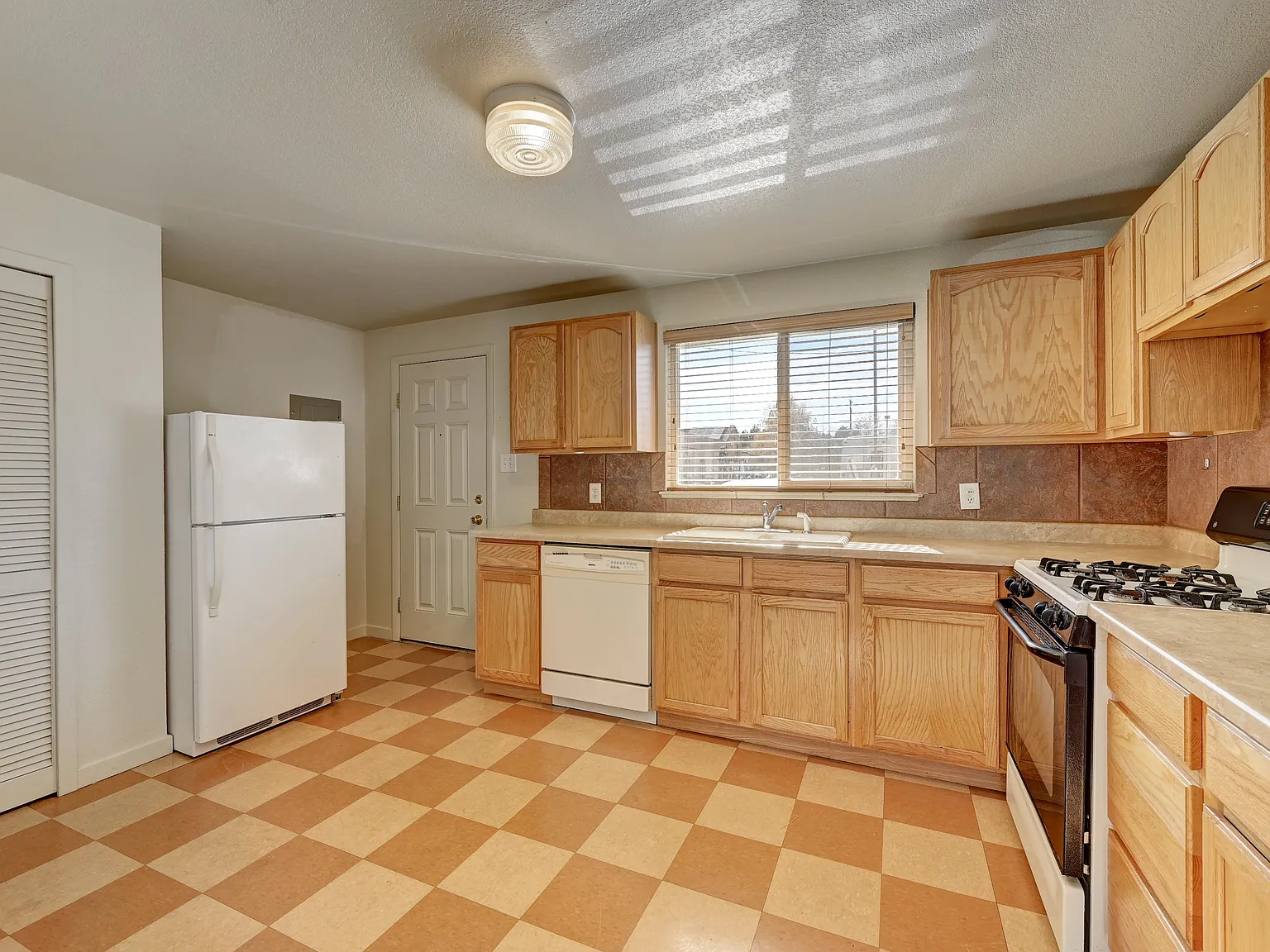 1703 E Bijou St — Photo 3