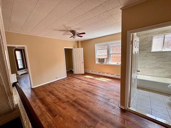 4th image of 220 Osborn St #2