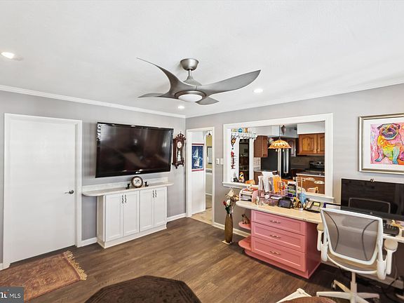 5th image of 4212 Majestic Ln