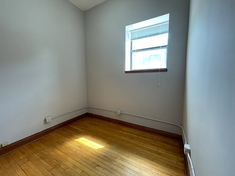 1541 W Chicago Ave #4 — Photo 6