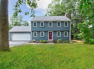 639 Oakwood Dr, Glastonbury, CT 06033