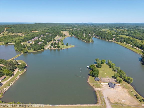 3rd image of 8535 Crestline Dr