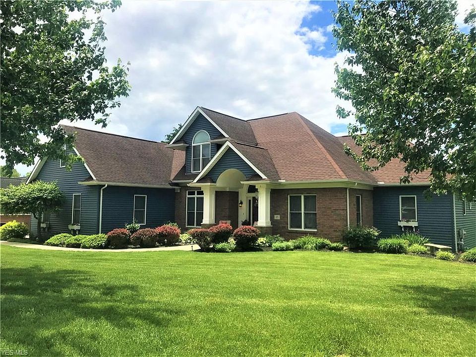 1st image of 15 Laurelwood Dr