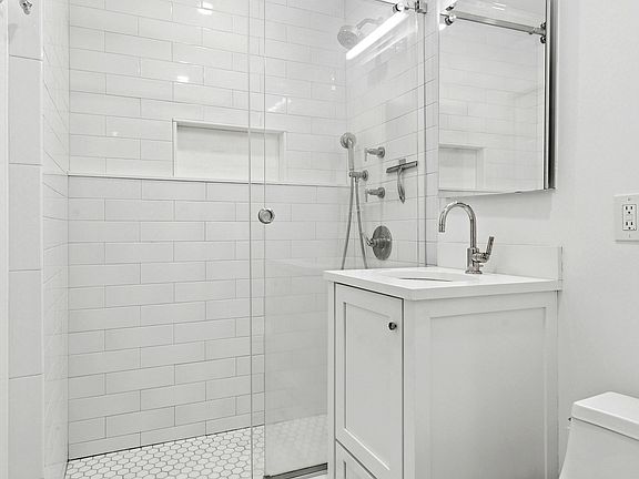 4th image of 350 Bleecker St #2A