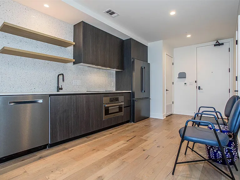 48 East Ave #2106 — Photo 3