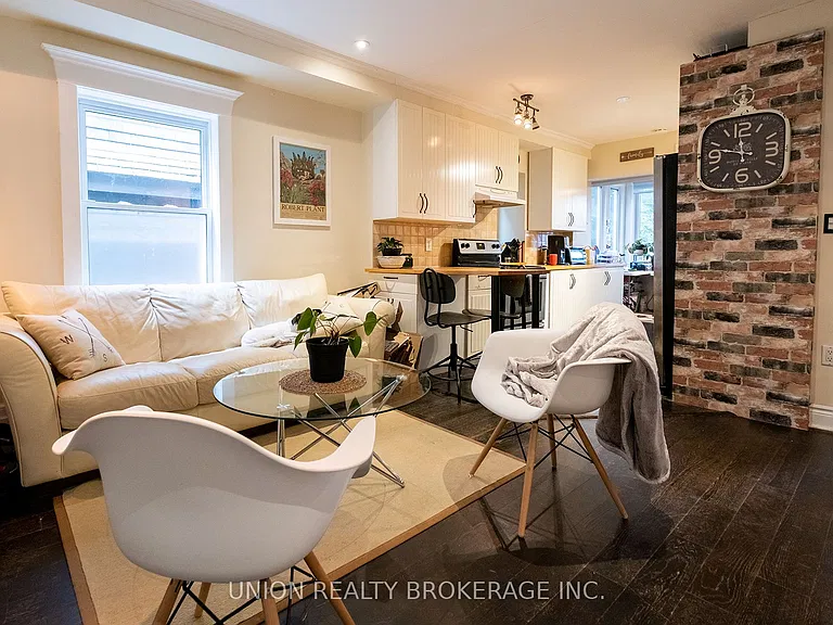 2471 Queen St E #UPPER — Photo 3
