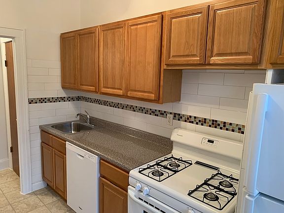 3rd image of 25-37 32nd St #2