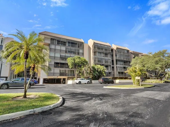 2806 N 46th Ave APT D637, Hollywood, FL 33021