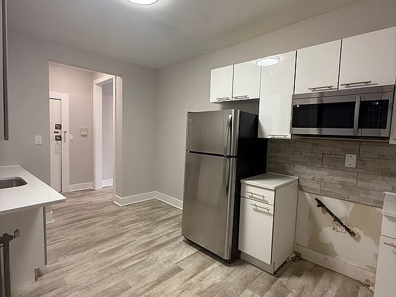2nd image of 417 54th St #4N