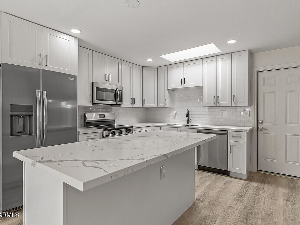 1st image of 13410 N Hawthorn Drive