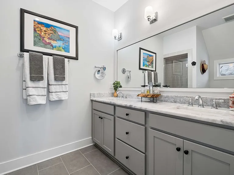 1125 Chester Ave #11 — Photo 9