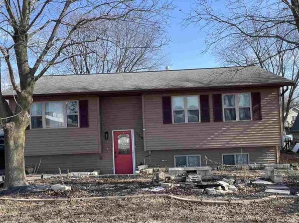 150 S Front St, North Liberty, IA 52317