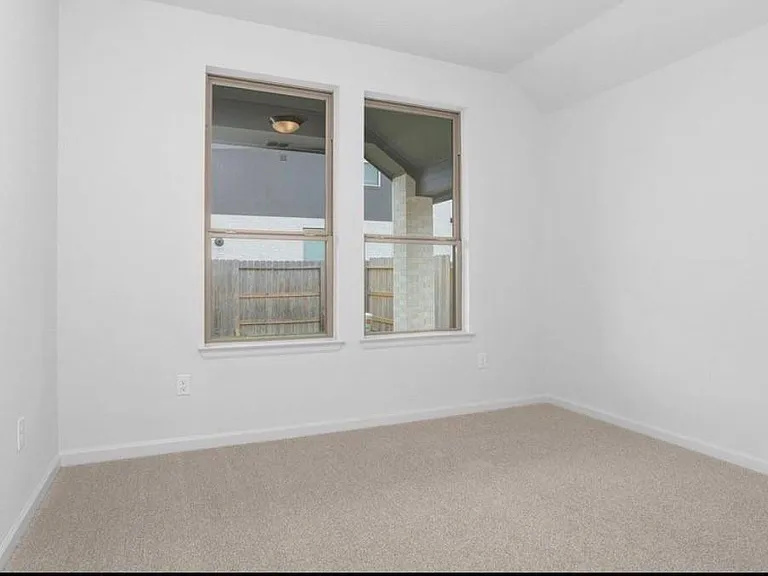 303 Eileen Dr — Photo 13