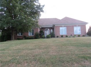 3017 Plantation Dr, Sellersburg, IN 47172