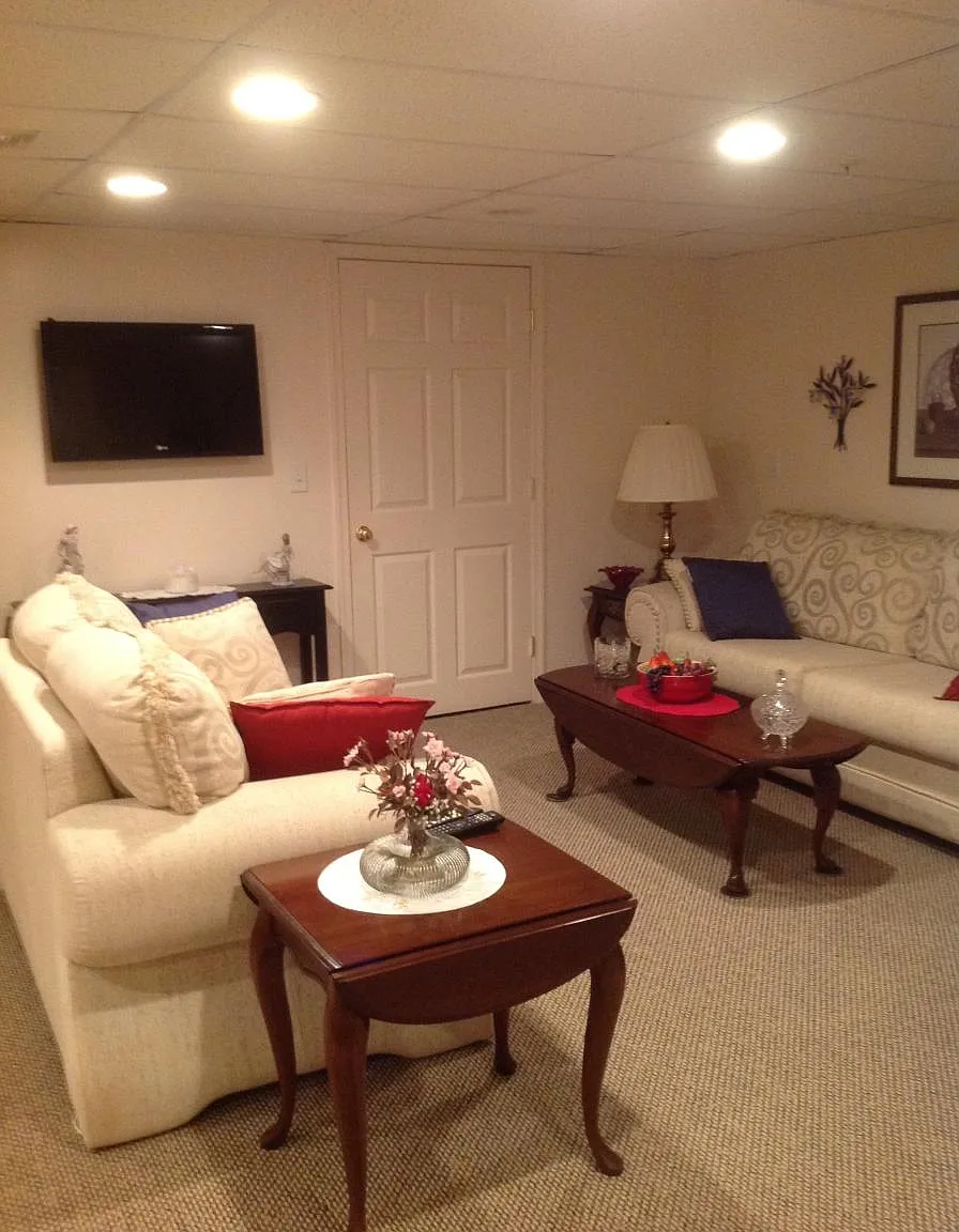 1 bed, 1200 sqft, $1,200 — Photo 3