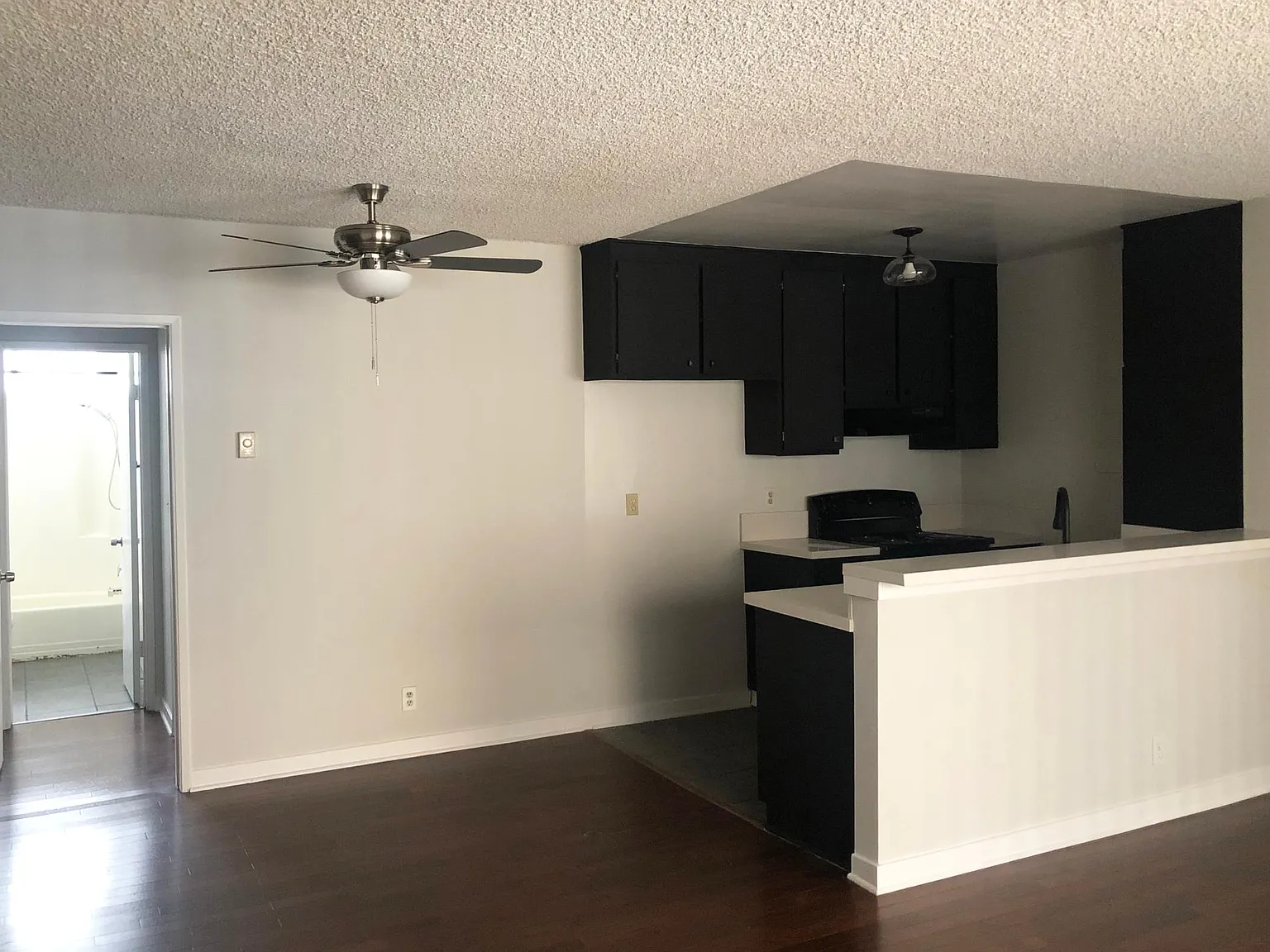 1 bed, 800 sqft, $2,295 — Photo 4