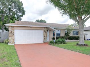 8467 Denise Dr, Seminole, FL 33777