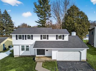 212 Riverdale Rd, Liverpool, NY 13090