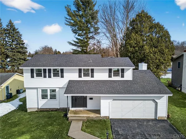 212 Riverdale Rd, Liverpool, NY 13090