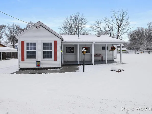 1229 S Dibble St, Hastings, MI 49058