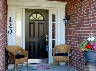 120 Brighton Dr, Sewickley, PA 15143