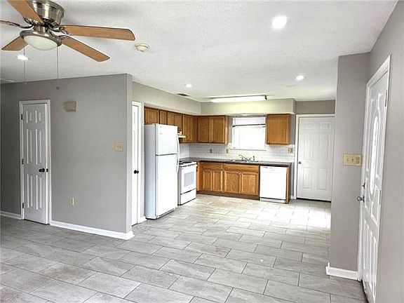 4th image of 3709 Bunkerhill Dr