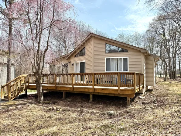 28 Lang Ln, Albrightsville, PA 18210