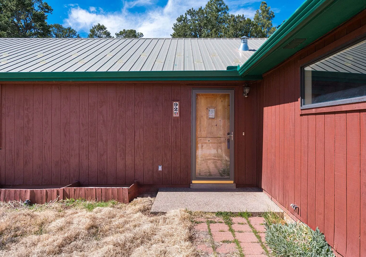 Your Next Home Awaits 4 Bedrooms, Hot Tub & More! — Photo 2