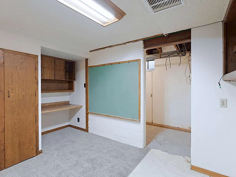 940 S 48th St — Photo 24
