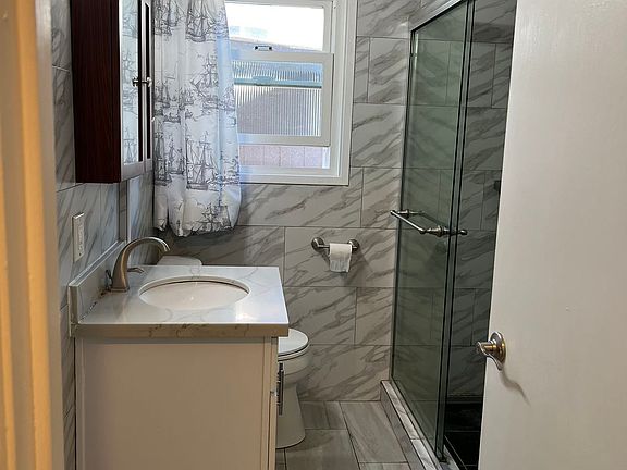5th image of 2035 Eveleth Ave #A