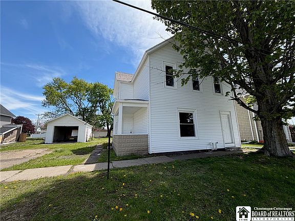 4th image of 307 W Oak St