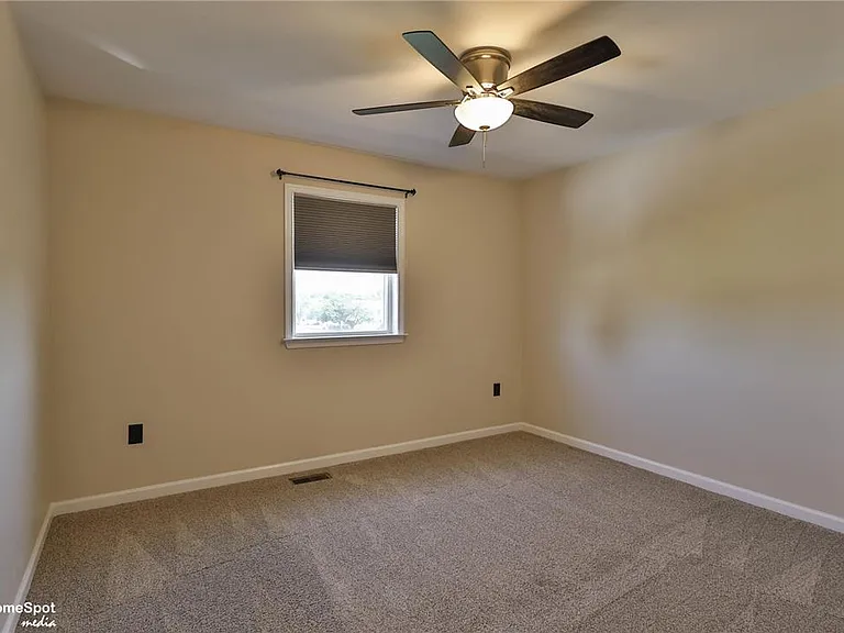124 Stephanie Dr — Photo 24