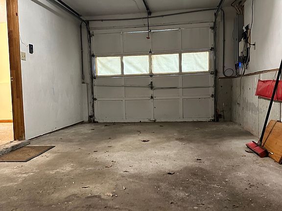 1 car garage